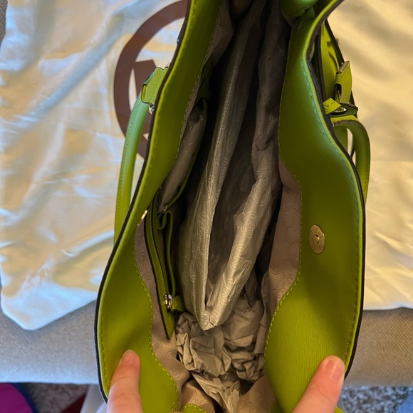 Michael Kors bag and wallet - Picture 2 of 4